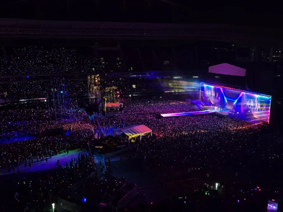 Vista general del estadio durante un concierto de Shakira en el Las Mujeres Ya No Lloran World Tour