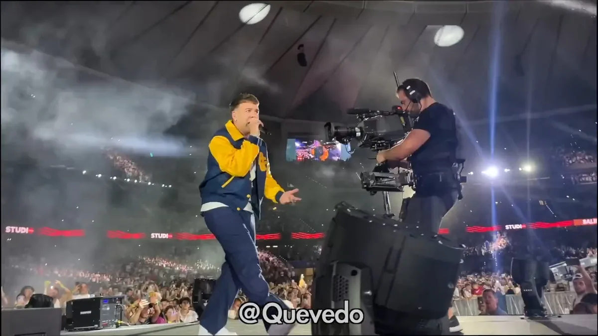 Quevedo actuando en La Velada del Año en 2023